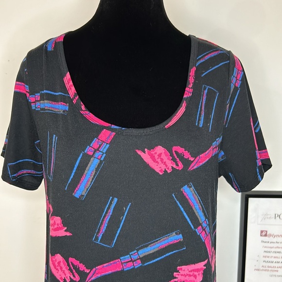 LuLaRoe Irma Tunic High low Blouse size Medium lipsticks cosmetology make up - Picture 2 of 9